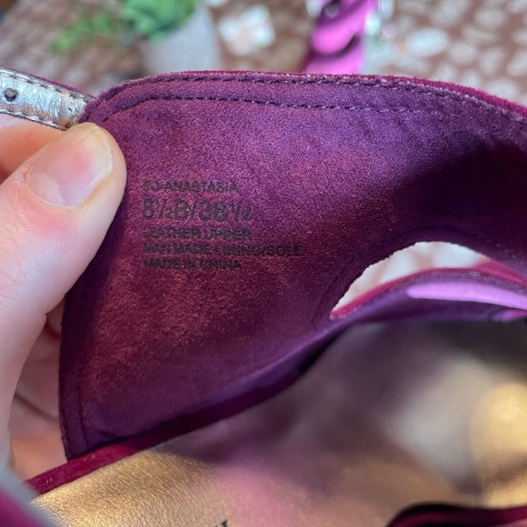 SOLE SOCIETY Women’s Size 8 Fuchsia Suede Cutout High Heel Sandals - Picture 4 of 4